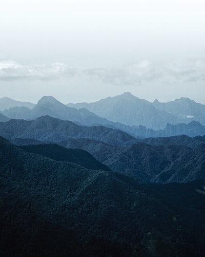 白昼青山